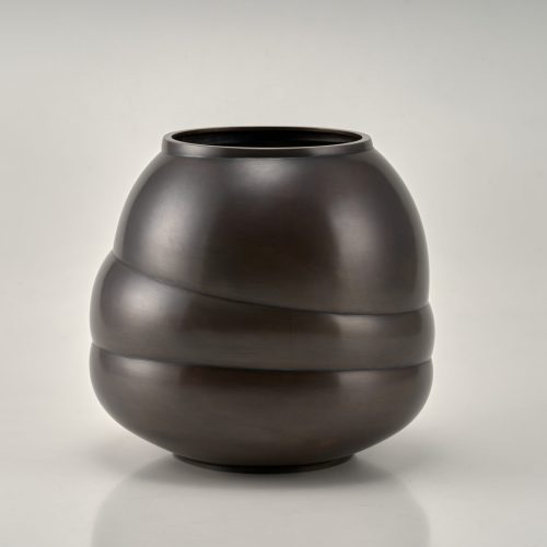 10. Vase_Michelin_Tombak