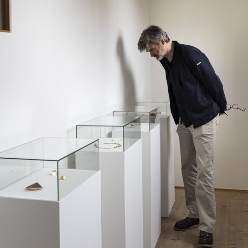 Gallerie Rosemarie Jäger;
02.06. – 16.06.2024;
Die Quadratur des Kreises;
Giampaolo Babetto; Johannes Nagel;
Schmuck; Keramik